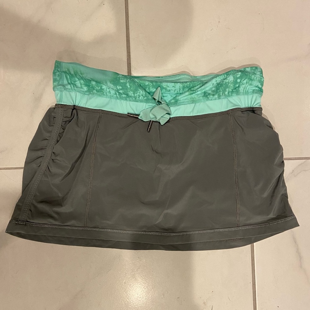 Lululemon skirt grey